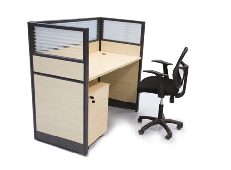 Single Workstation 120x70cm With Half Glass Half Melamine Partition