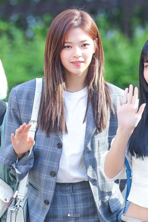 Twice Jeongyeon 190503 Kbs Music Bank 20 Tháng 10