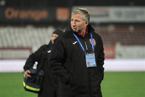 Dan Petrescu, modest. "Te vopsești în cap dacă CFR ia titlul?" Răspuns