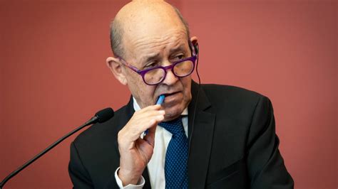 Ministrul francez de externe Le Drian consideră că Ucraina va câştiga