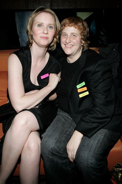 Foto Cynthia Nixon De Sex And The City E Christine Marinoni Vivem Um Relacionamento Desde