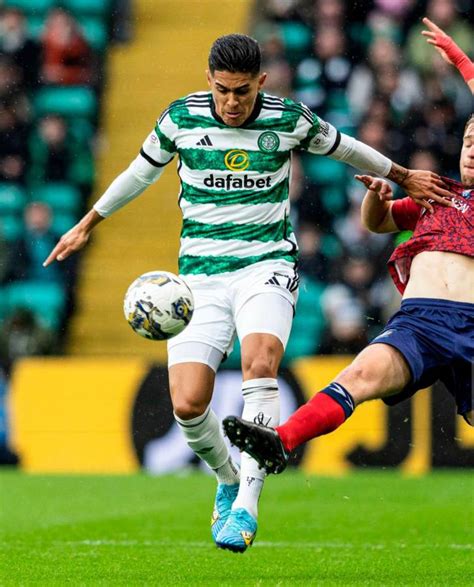 Fotos El festejo de Luis Palma por su golazo y la afición del Celtic