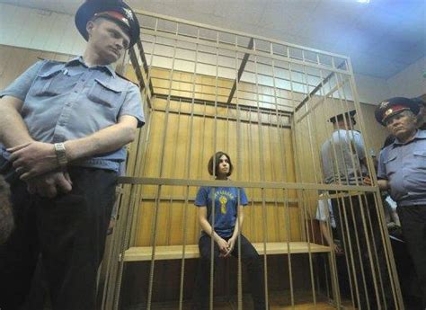 Russie Les trois Pussy Riot en grève de la faim