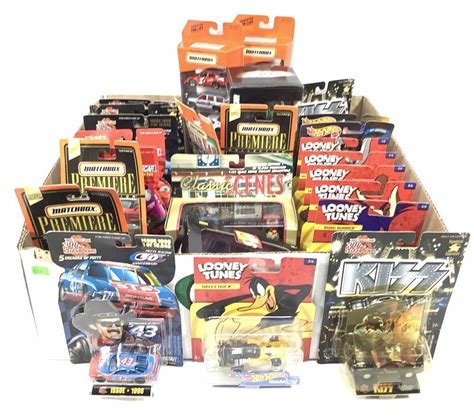 Lot NIP Cars Kiss Hot Wheels Looney Tunes