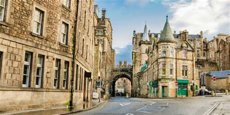 Edinburgh Old Town History & Tales Walking Tour