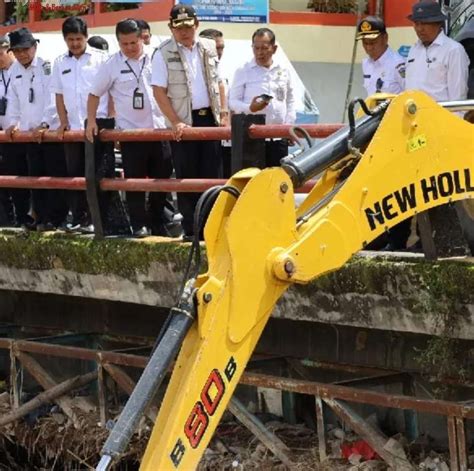 Rri Co Id Wako Ahmadi Pantau Pembersihan Sungai Pasca Banjir