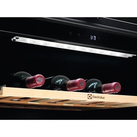 Cave Vin Int Grable Sous Plan Electrolux Ewus B B Bouteilles