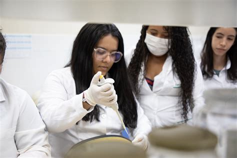 Aula prática no Laboratório DNA Forense Universidade Federal de Alagoas