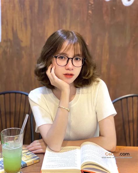 Bộ sưu tập ảnh Hot Girl đeo kính đáng yêu dễ thương nhưng cực Dâm Ce Bu Cu