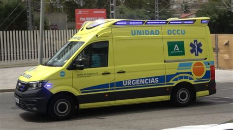 Ambulancía Junta de Andalucía Cadíz Unidad DCCU a un servicio