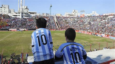 Miles De Personas Ovacionaron A La Selección En La Práctica Abierta En