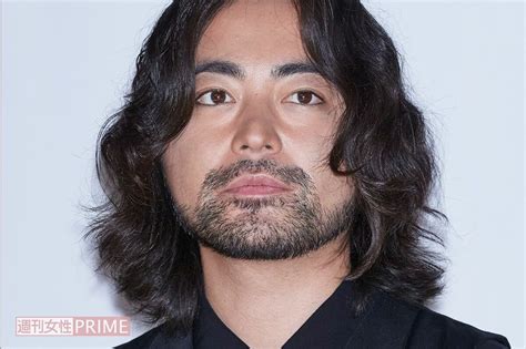 【画像・写真】山田孝之「需要しかない」「金太郎やん」インスタグラムで披露の“裸エプロン”姿がナゼか大好評、自由人過ぎる海人暮らし 週刊女性