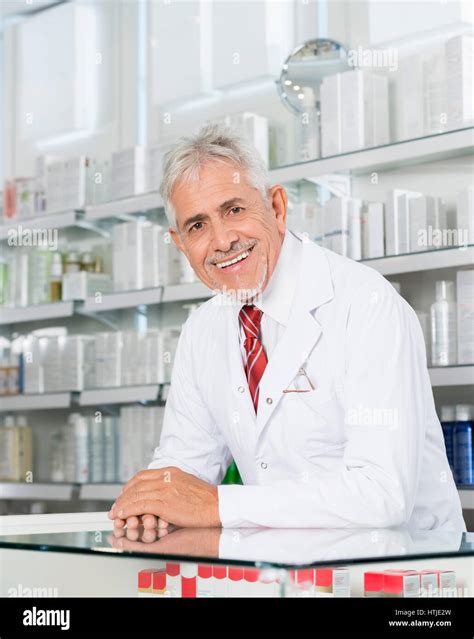 Pharmacist Counter Hi Res Stock Photography And Images Alamy