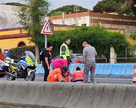 Un Motorista Herido Tras La Colisi N Con Dos Veh Culos Lo Que Provoca