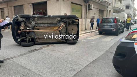 Incidente A Castellana Grotte Scontro Tra Due Auto Due Feriti