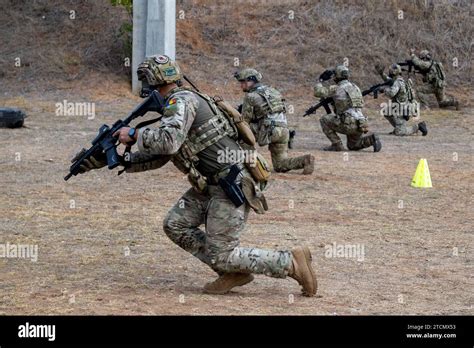 Constanta Ruman A De Noviembre De Operadores De Guerra