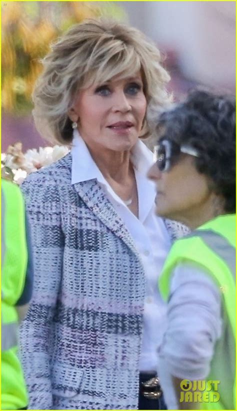 Lily Tomlin & Jane Fonda Film 'Grace & Frankie' in LA: Photo 4301504 | Jane Fonda Photos | Just ...