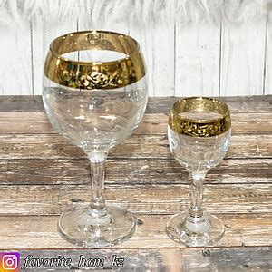 Фужеры Из Цветного Стекла Фото — New-Freepik.Ru