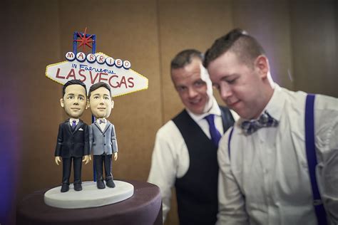 Las Vegas Bellagio fountain wedding | Equally Wed - LGBTQ Weddings