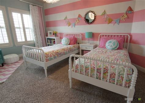 Как разместить две кровати в одной комнате |Вварианты дизайна комнаты ...