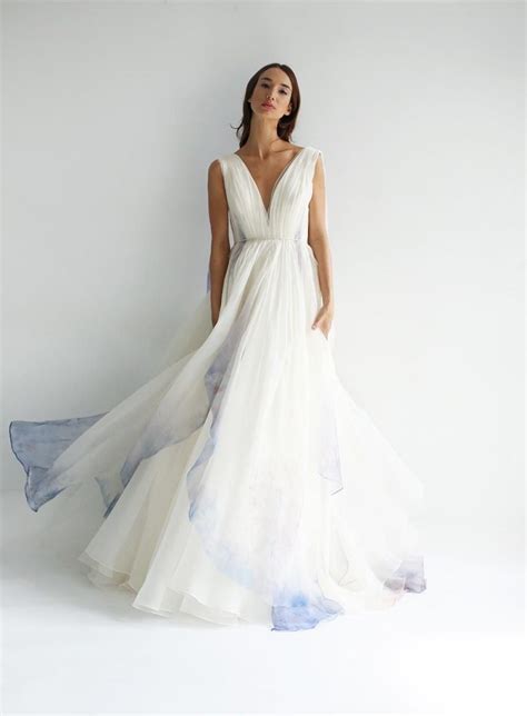 Beautiful Ombre Wedding Dresses Kiss The Bride Magazine