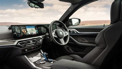 BMW i4 interior, dashboard & comfort | DrivingElectric