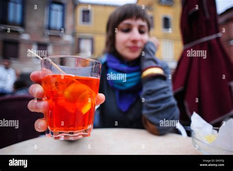 Venedig Aperol Spritz Stockfotos Und Bilder Kaufen Alamy