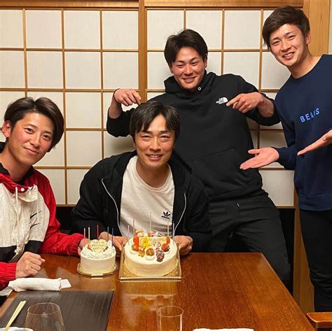 笠谷俊介さんのインスタグラム写真 笠谷俊介instagram「1日遅れの誕生日プレゼント渡せました！㊗️ プロジェクターなんだけど