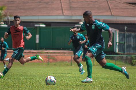 Prestes a estrear no Candangão Gama acerta novo preparador físico