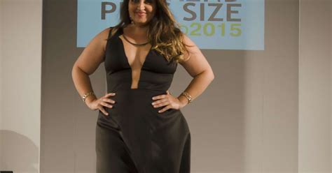 Evento Tem Moda Praia Lingerie Casual E Festa Em Plus Size