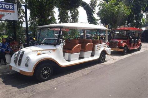 Dua Mobil Listrik UGM Disiagakan Siap Antar Tamu VVIP Ke Acara Siraman