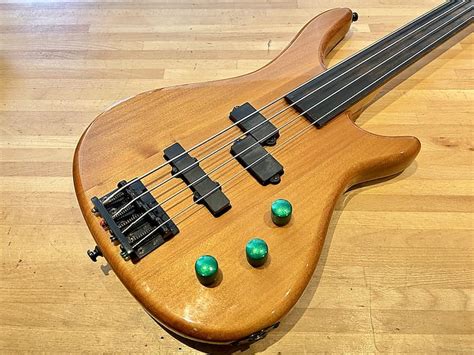 Stagg BC 300FL N Fretless Naturel Gloss Reverb