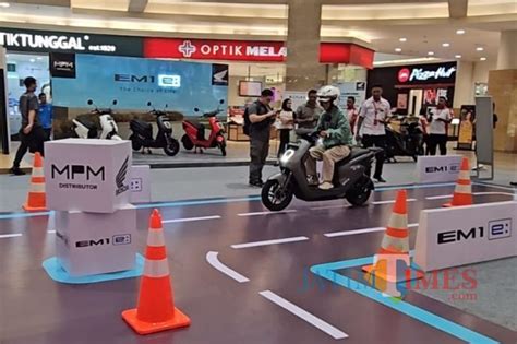 MPM Honda Jatim Hadirkan Test Ride Motor Listrik Di Dalam Mall Malang