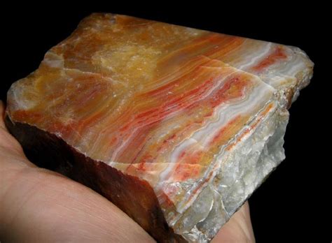 Камень Переливт: магические свойства, кому подходит и значение