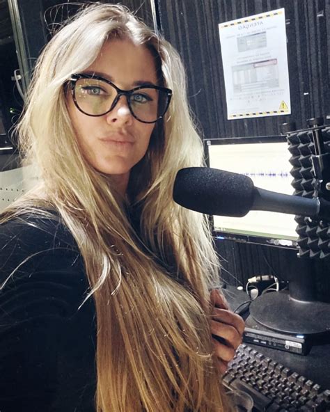 Sandra Redivo | Quando você não me vê, mas escuta minha voz, é aqui que