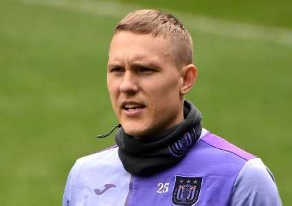 Anderlecht Online Augustinsson Va Prolonger Son S Jour Au Rsca