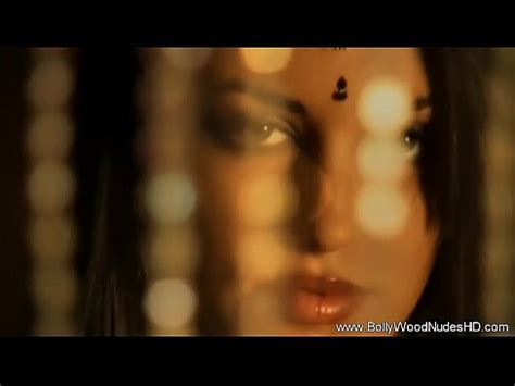 Sexy Brunette Gets Naked Now Xnxx