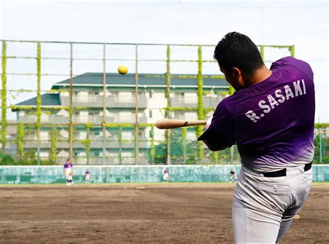 【甲子園】あわやマンション直撃 花巻東・佐々木麟太郎が木製バットで場外弾 仙台育英戦へ調整 高校野球夏の甲子園写真ニュース 日刊スポーツ