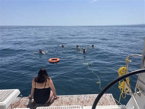 Da Marbella Crociera Privata E Di Gruppo In Barca A Vela E Bevande