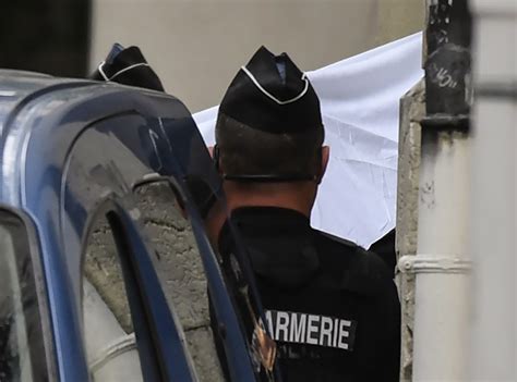 Fusillade Près Dune Mosquée La Piste Du Règlement De Comptes Privilégiée