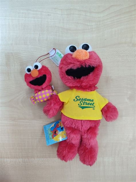 Sesame Street Elmo, Hobbies & Toys, Toys & Games on Carousell