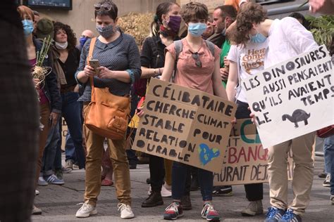 En protestation contre la loi Climat et Résilience Stop KNAUF Illange