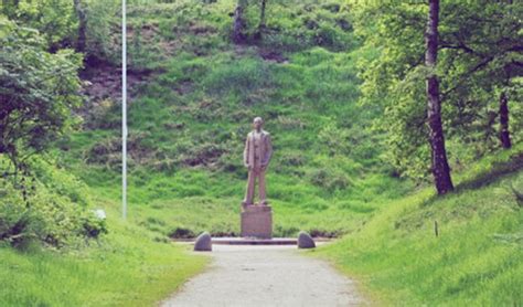 Nationaal Monument Kamp Amersfoort En Mei Denkboek