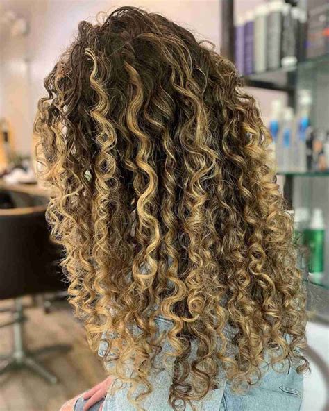 Balayage For Curly Hair 29 Stunning Ideas