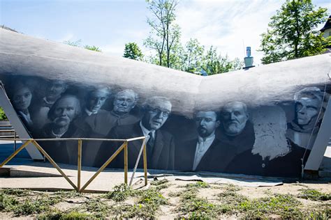 W Zakopanem Powstaje Historyczny Mural Malopolskaonline Pl