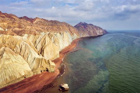 hormuz island rainbow island