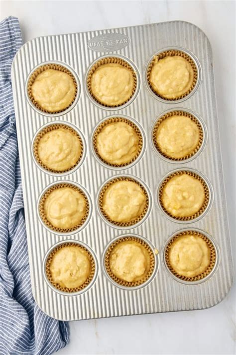 how long to bake banana bread muffins