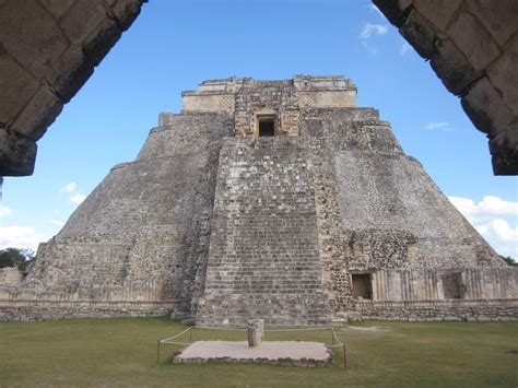 Uxmal La Ciudad Maya Invisible