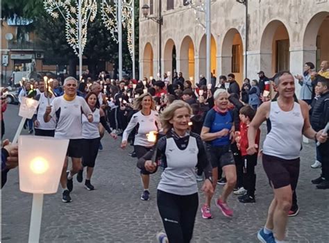 Velletri In Tanti Alla Fiaccolata Della Pace Alla Vigilia Della