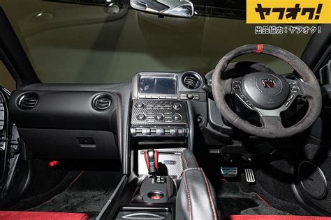 R35 Nismo Interior